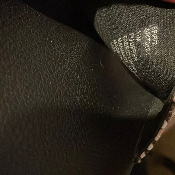 STEVE MADDEN SPIRIT VEGAN SNAKESKIN SLIP-ON SANDALS. - Picture 2 of 8